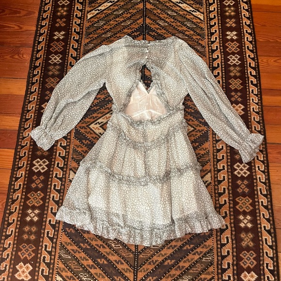 flowy, open back, green leapord print dress - Picture 2 of 2